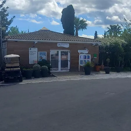 Camping 4 Etoiles Siblu Les Sables Du Midi אתר קמפינג
