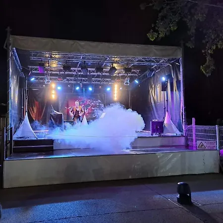 Camping 4 Etoiles Siblu Les Sables Du Midi אתר קמפינג *